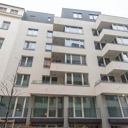 Apartment With Balcony Prag Dış mekan fotoğraf