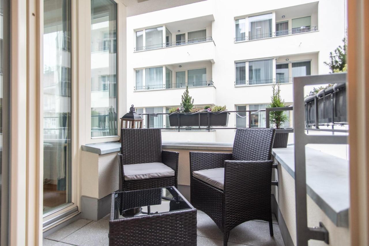 Apartment With Balcony Prag Dış mekan fotoğraf