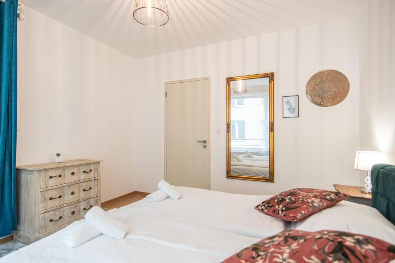 Apartment With Balcony Prag Dış mekan fotoğraf
