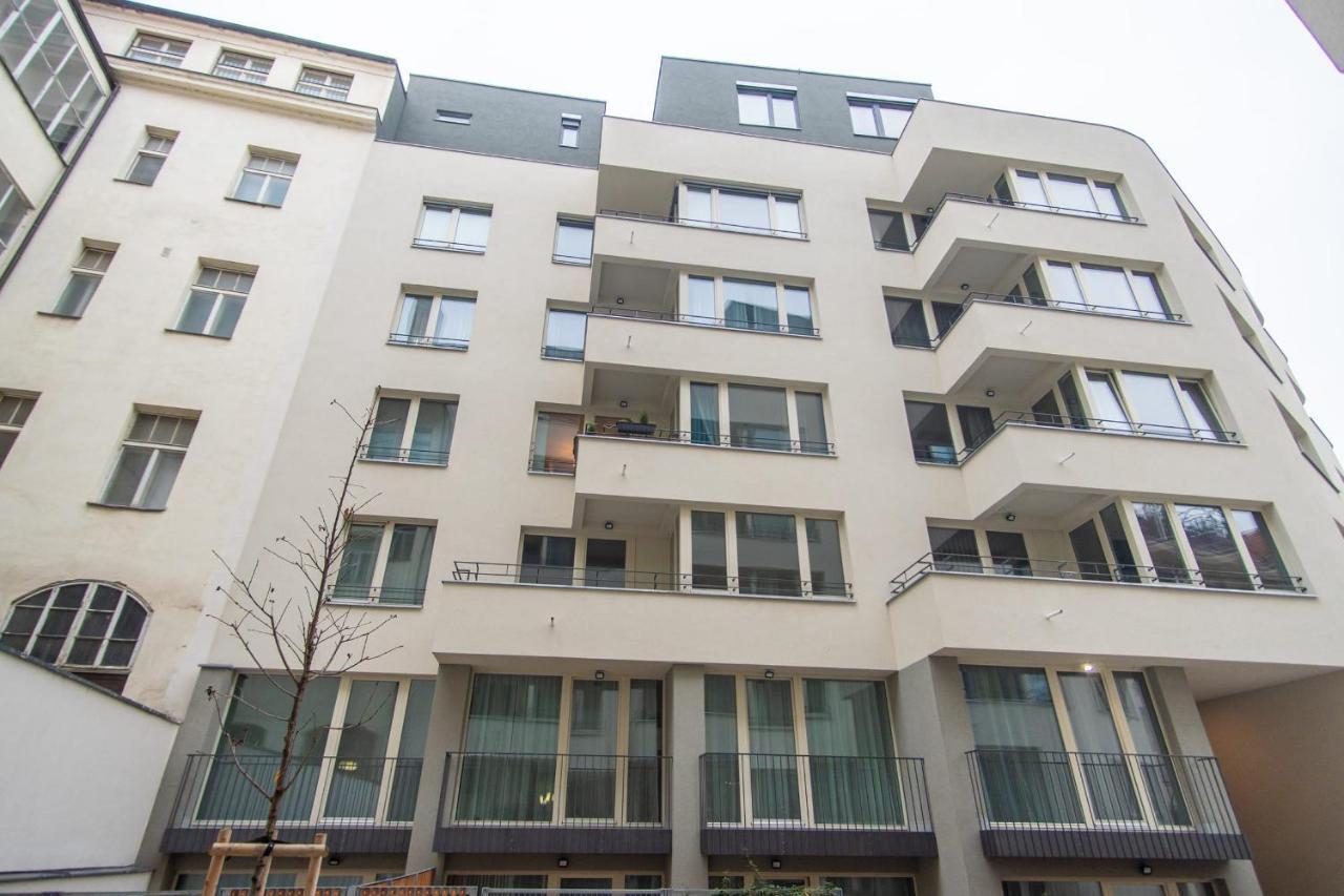 Apartment With Balcony Prag Dış mekan fotoğraf