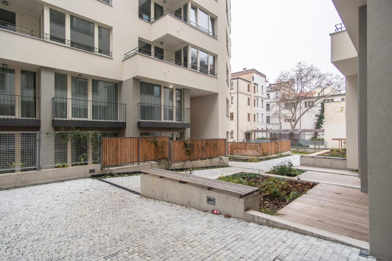 Apartment With Balcony Prag Dış mekan fotoğraf